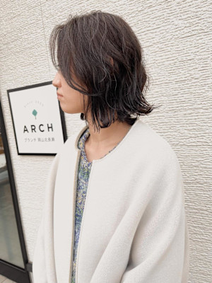 くせ毛を生かした外ハネボブ