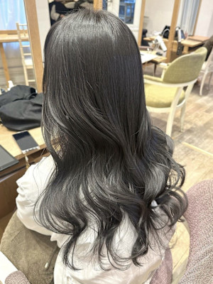 アッシュブラック艶シア―カラーニュアンスカラーレイヤーカット