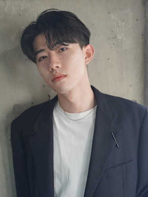 ニュアンスセンターパート毛流れセンターパートメンズショート