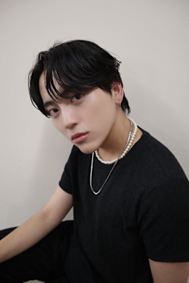 ニュアンスセンターパートニュアンスパーマ刈り上げメンズパーマ