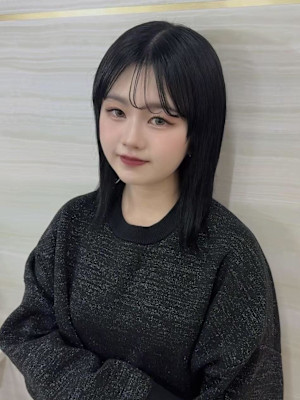 《鈴木茉奈》ブルーブラック/髪質改善トリートメント