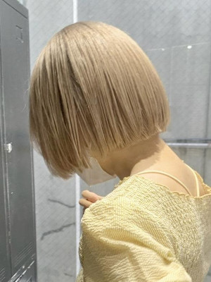 ミルクティーベージュ　グレージュ　ボブ