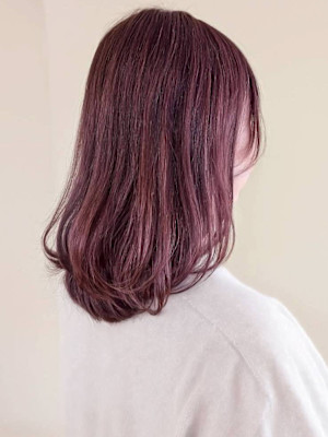 ローズピンク 透明感カラー ミディアムヘア レイヤーカット