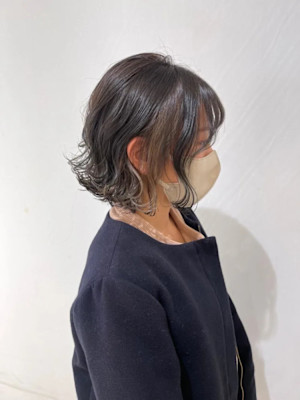 グレージュ×シルバー