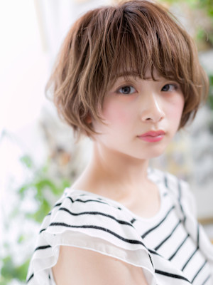 ひし形レイヤーカット小顔マッシュボブパーマ　シャギーボブ