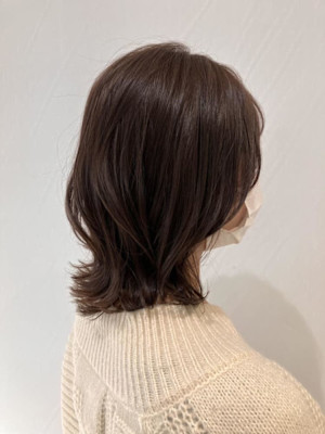 くびれミディアム　レイヤースタイル