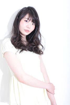 黒髪　パーマスタイル