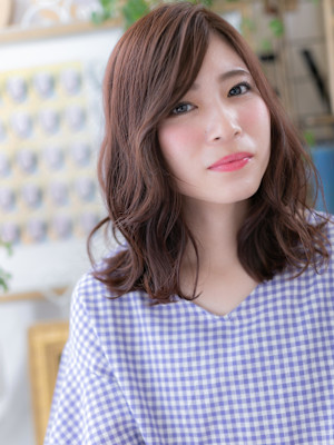 斜めバング外ハネアシンメトリーこなれヘア　ココアブラウン