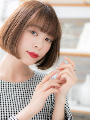 大人かわいいシースルー前髪前下がりミニボブ　ミニマルボブ