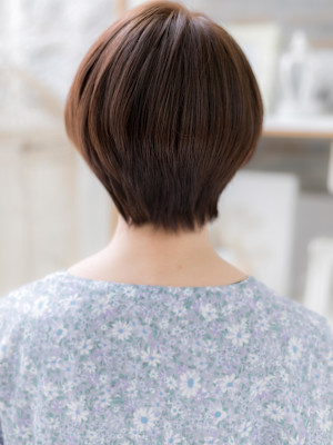 アシンメトリー×斜めバングのナチュラルボブ　レイヤーショート