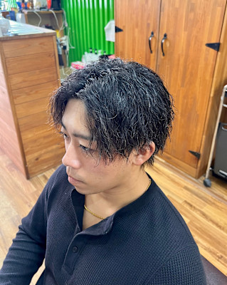 センターパートウルフツイストスパイラルパーマ