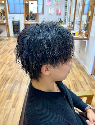 センターパートウルフツイストスパイラルパーマ