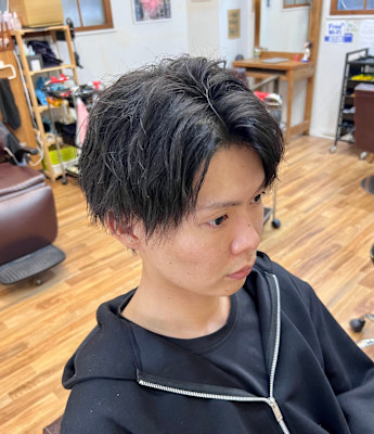 シャドウパーマ　センターパート　ウルフ