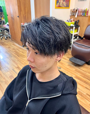 シャドウパーマ　センターパート　ウルフ