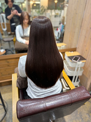 綺麗な艶髪スタイル　美髪ロングレイヤー　縮毛矯正