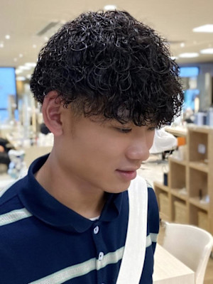 メンズパーマ波巻きツイストスパイラル刈り上げセンターパート