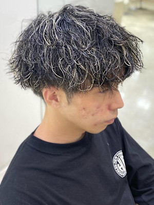 メンズパーマ波巻きツイストスパイラル刈り上げセンターパート