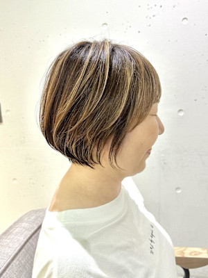 ミセスショート/ショートボブ/白髪ぼかしハイライト