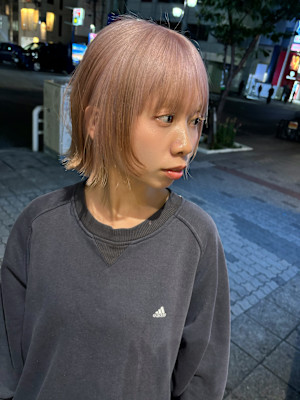 切りっぱなしボブと顔まわりのレイヤー