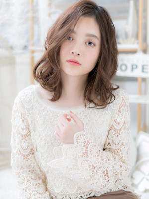 かきあげ前髪くすみベージュ抜け感ボブパーマ　ヘーゼルブラウン