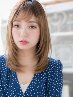 斜めバング外国人風バイカラー小顔セミディ　ヘーゼルブラウン