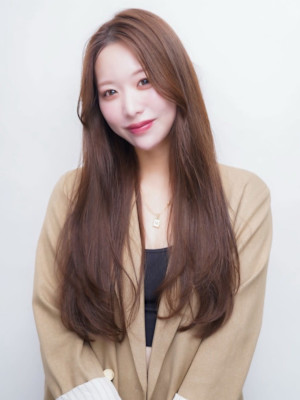 艶カラー 髪質改善 ナチュラルブラウン 顔周りカット 20代