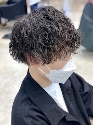 メンズパーマ波巻きツイストスパイラル刈り上げセンターパート