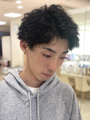メンズパーマ波巻きツイストスパイラル刈り上げセンターパート