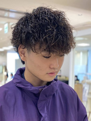 メンズパーマ波巻きツイストスパイラル刈り上げセンターパート