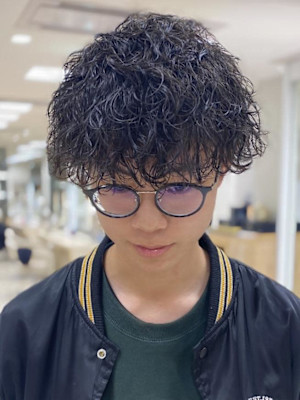 メンズパーマ波巻きツイストスパイラル刈り上げセンターパート