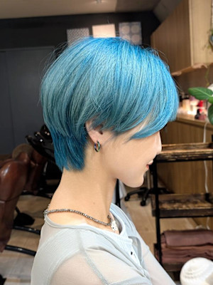 ターコイズブルー&ショートレイヤー