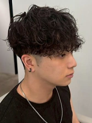 刈り上げ スパイラルパーマ 束感 前髪パーマ フェードカット