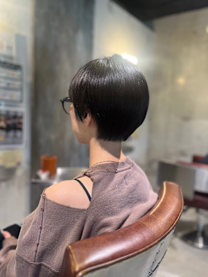 【丸みショートで美シルエット】