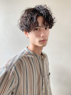 センターパートシャドウパーマ刈り上げマッシュウルフパーマ