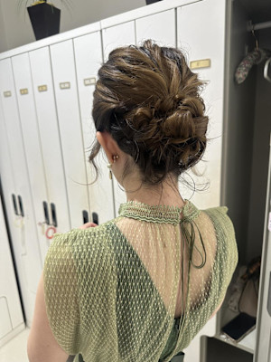 お呼ばれヘアー