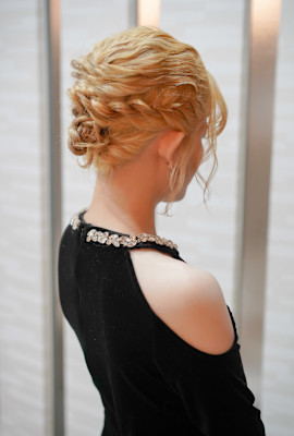 ヘアアレンジ×エレガントツイストアップ