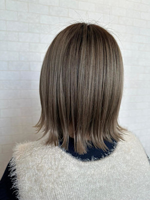 大人かわいい外はねボブ