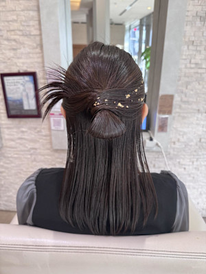 お呼ばれに◎ カチモリハーフアップの艶まとめ