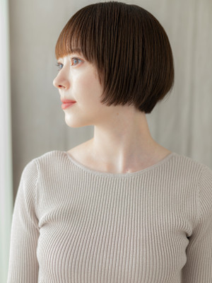 ぱっつん前髪レイヤーショートマッシュルームヘア30代40代