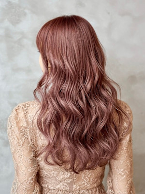 ピンクベージュ、ブリーチ