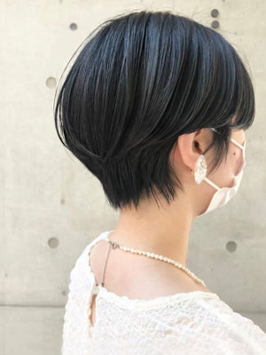 おしゃれアッシュのツヤめきヘア