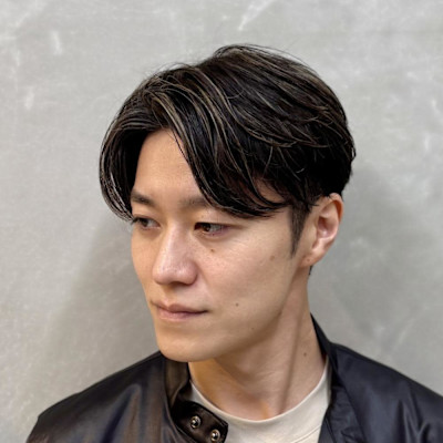 大人メッシュ×センターパート