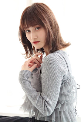 セミディ/シアーカラー/くびれヘア/レイヤースタイル