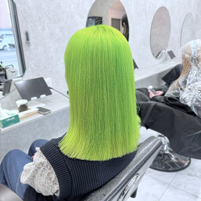 ライムグリーン