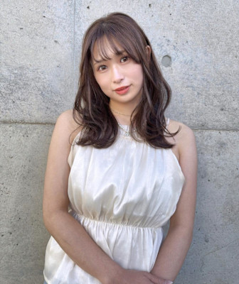 ベージュカラー