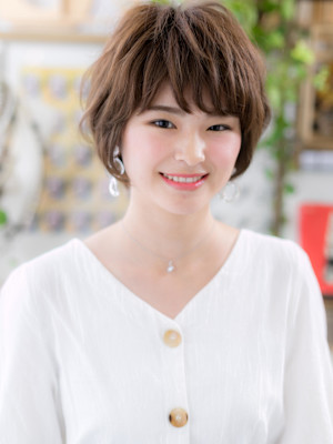 くせ毛風ミニボブ大人かわいい束感ショート　根本パーマ