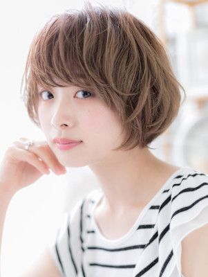 ひし形レイヤーカット小顔マッシュボブパーマ　シャギーボブ