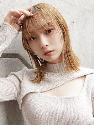 【La fith】ブロンドベージュ×ミディアム