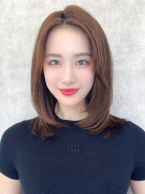 レイヤーカット×センターパート