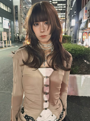 レイヤーカット×デザインカラー